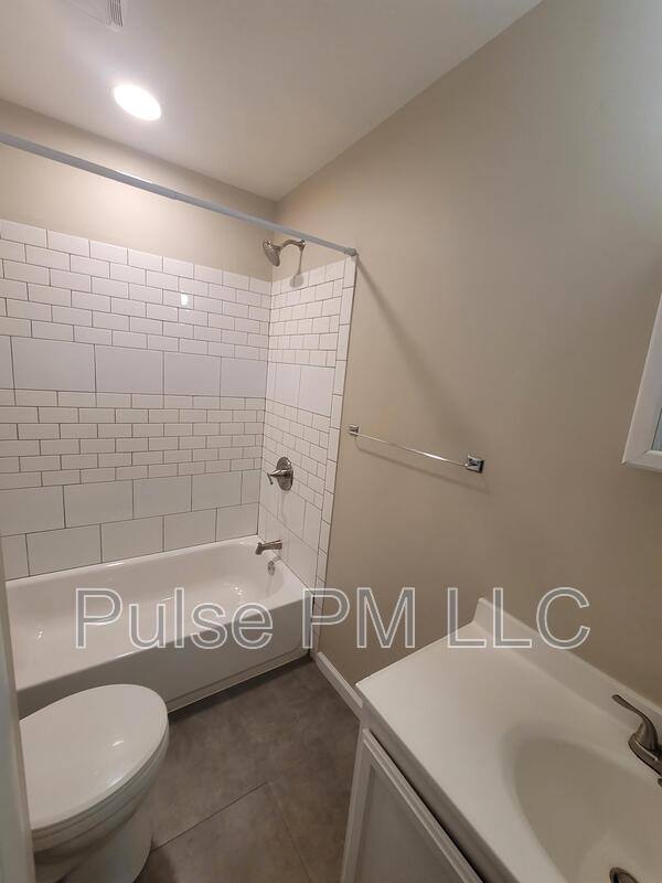 Apartment for rent at 18 S Main St, Walton, KY 41094