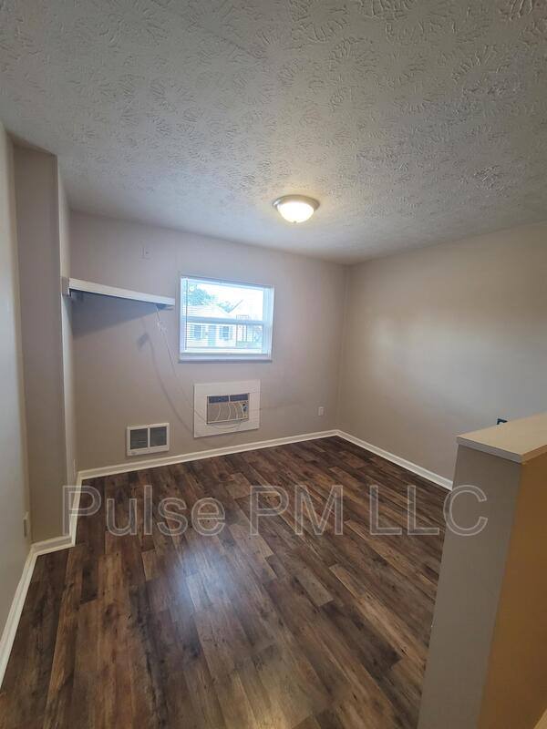 Apartment for rent at 18 S Main St, Walton, KY 41094