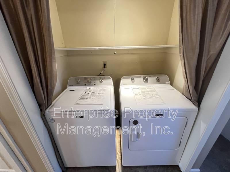 Apartment for rent at 3244 Southern Ave, Memphis, TN 38111