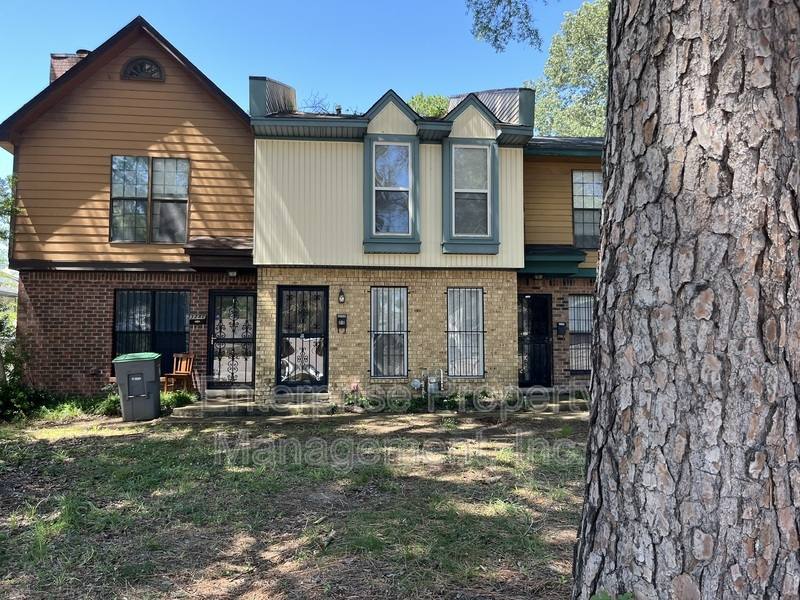 Apartment for rent at 3244 Southern Ave, Memphis, TN 38111