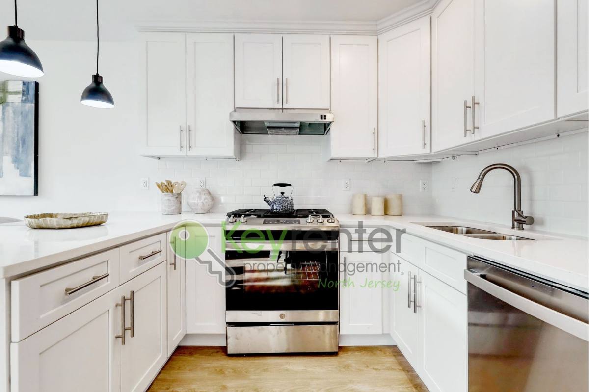 Townhouse for rent at 176 Pennington Ave #17, Passaic, NJ 07055