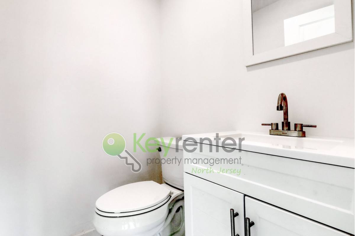 Townhouse for rent at 176 Pennington Ave #17, Passaic, NJ 07055