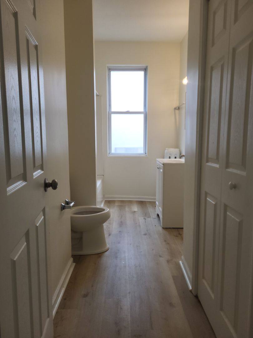 Apartment for rent at 225 Park Ave, Pittsburgh, PA 15202