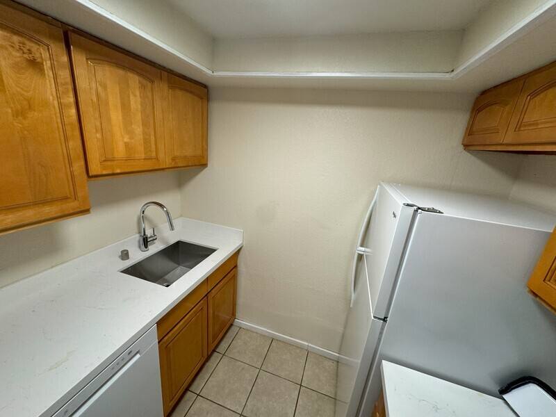 Condo for rent at 929 N 105th St #C, Seattle, WA 98133