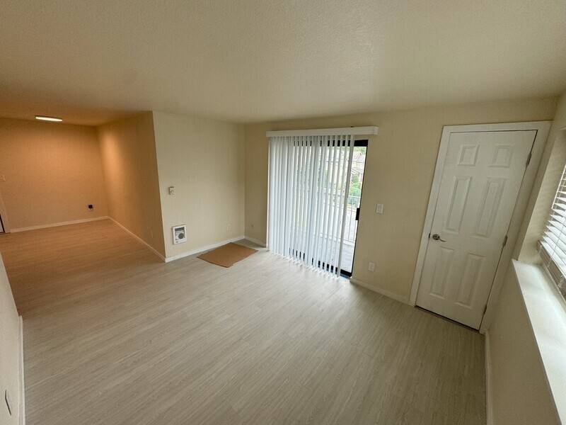 Condo for rent at 929 N 105th St #C, Seattle, WA 98133