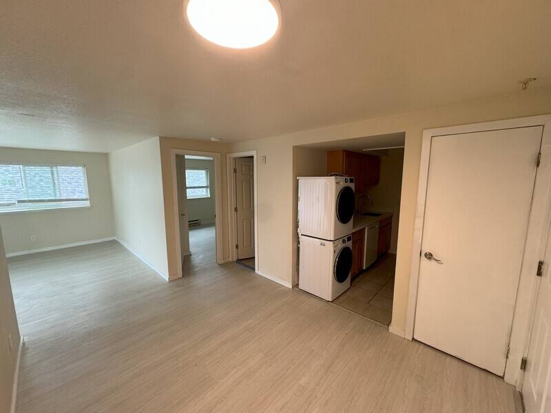 Condo for rent at 929 N 105th St #C, Seattle, WA 98133