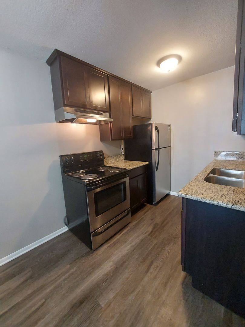 Apartment for rent at 441 Lynnhurst Ave W, Saint Paul, MN 55104