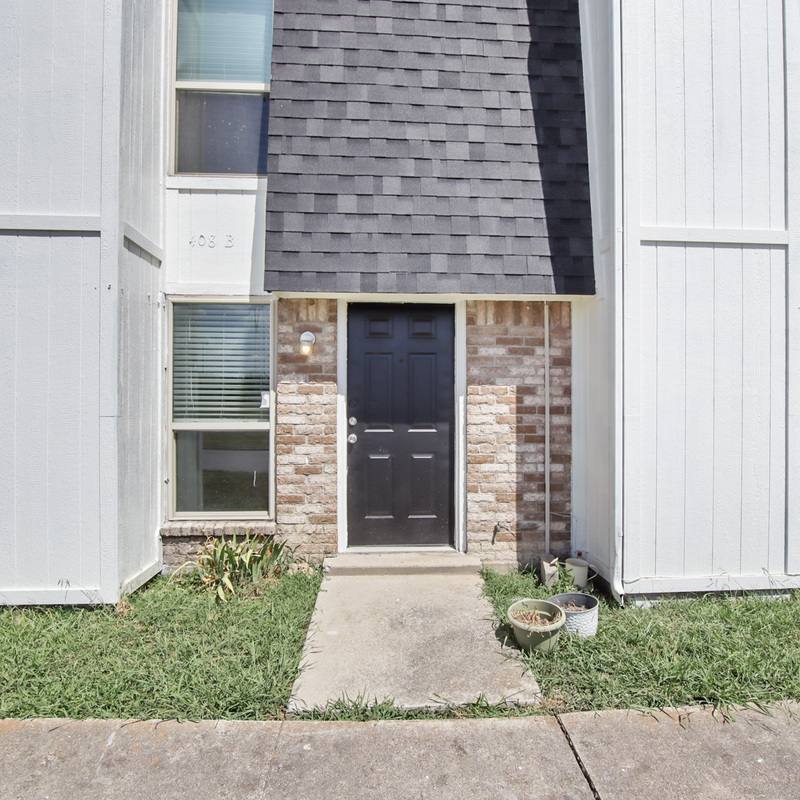 Townhouse for rent at 408 Noble Ave #B, Fort Worth, TX 76140
