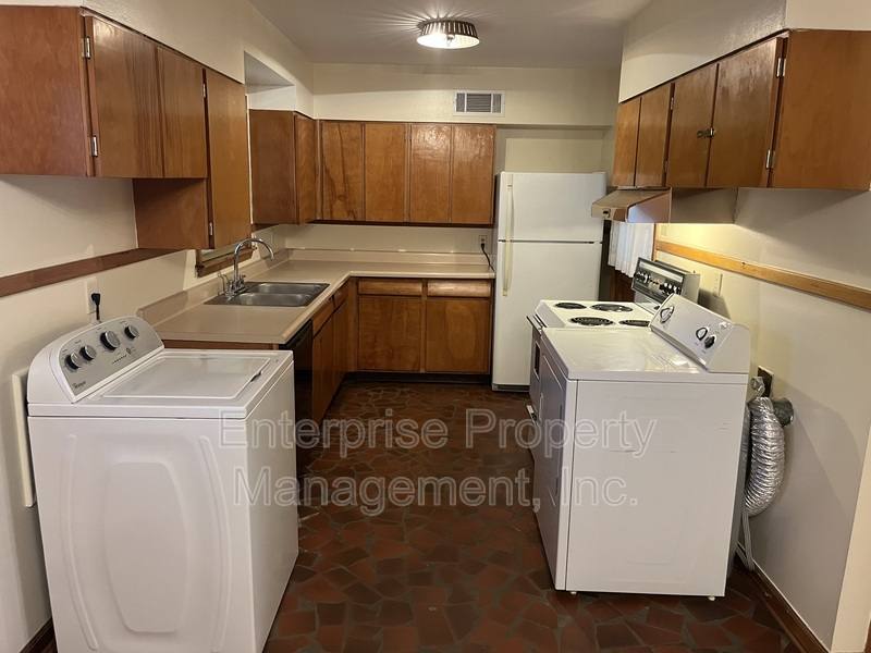 House for rent at 5081 Whitehall Ave, Memphis, TN 38117