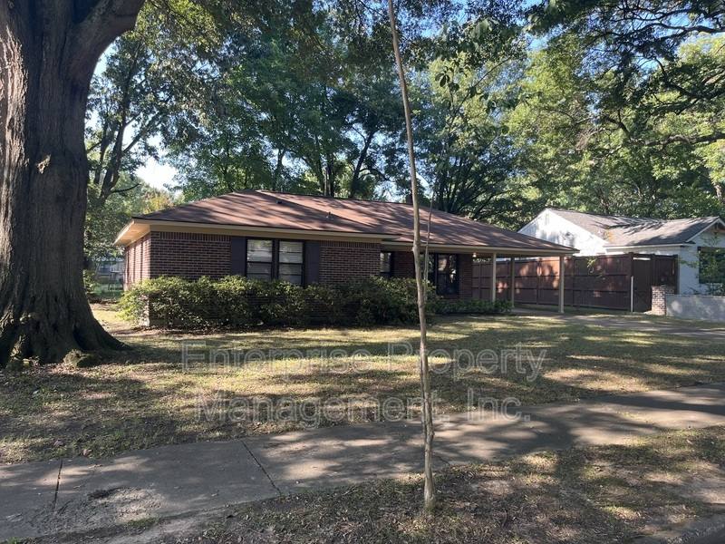 House for rent at 5081 Whitehall Ave, Memphis, TN 38117
