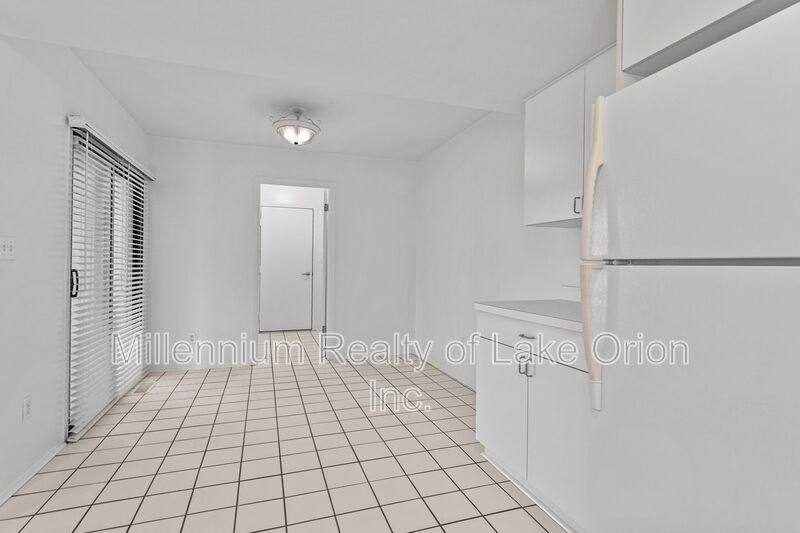 Condo for rent at 5611 Drake Hollow Dr, West Bloomfield, MI 48322