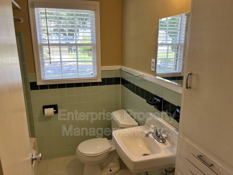 House for rent at 792 Saint Nick Dr, Memphis, TN 38117