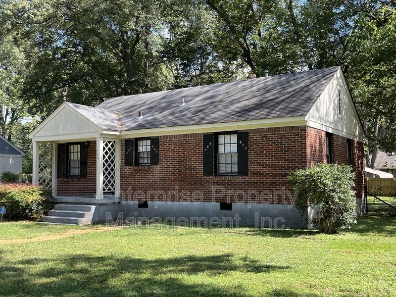 House for rent at 792 Saint Nick Dr, Memphis, TN 38117