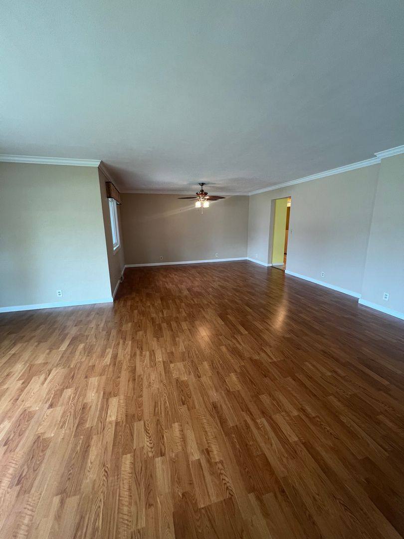 House for rent at 2 Robinhood Lane, Springfield, IL 62704