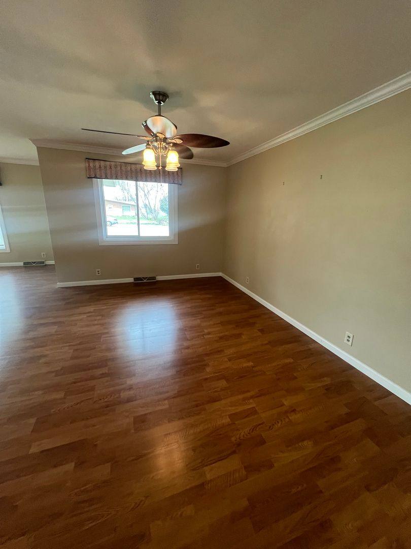House for rent at 2 Robinhood Lane, Springfield, IL 62704