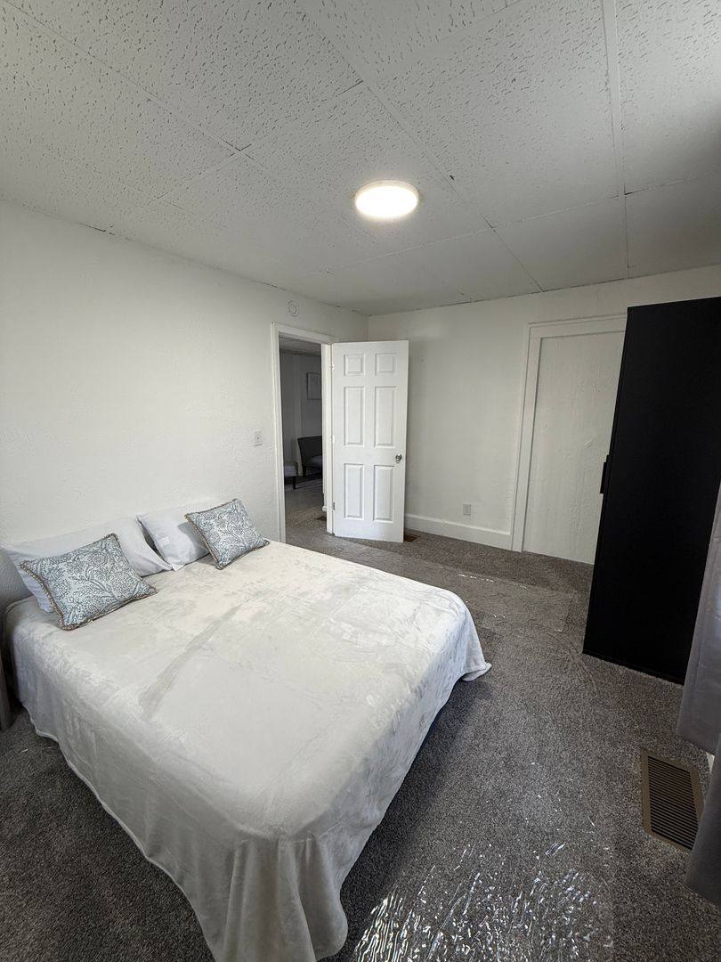 Apartment for rent at 1235 N 8th, Springfield, IL 62702