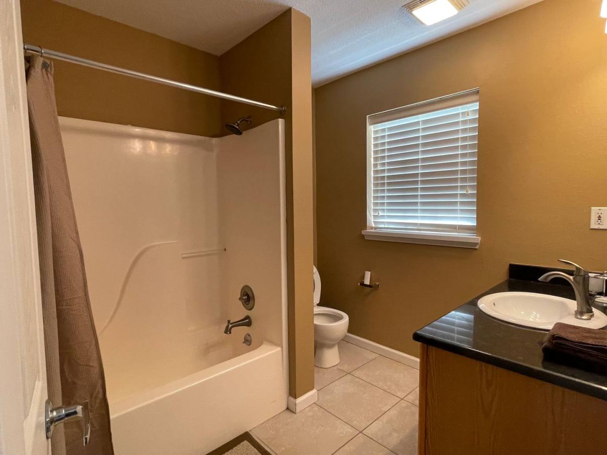 Apartment for rent at 2037-2097 Pear Tree Court, Cape Girardeau, MO 63701
