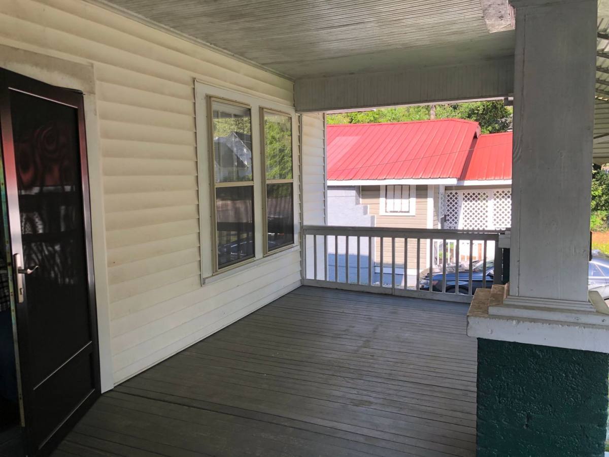 House for rent at 1003 Peachtree St, Gadsden, AL 35901