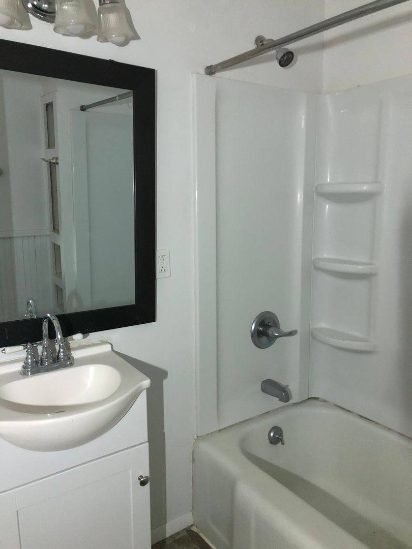 House for rent at 1003 Peachtree St, Gadsden, AL 35901