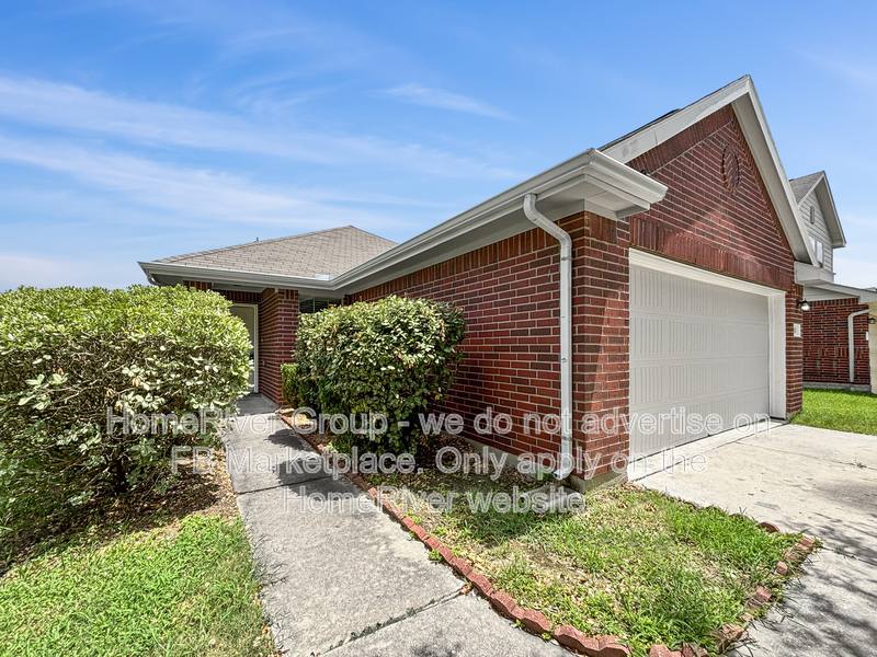 House for rent at 4311 Amaryllis Ave, Baytown, TX 77521
