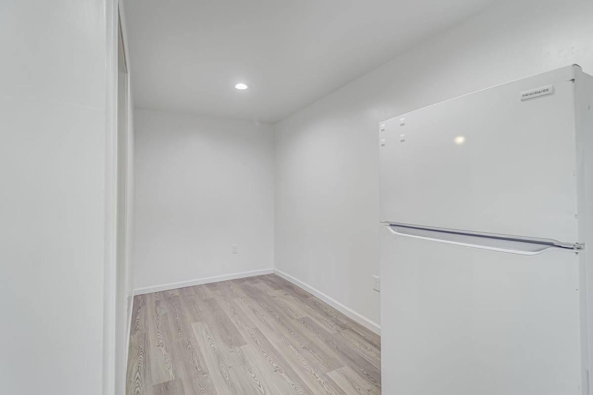 Townhouse for rent at 113 Bliss St, Bakersfield, CA 93307
