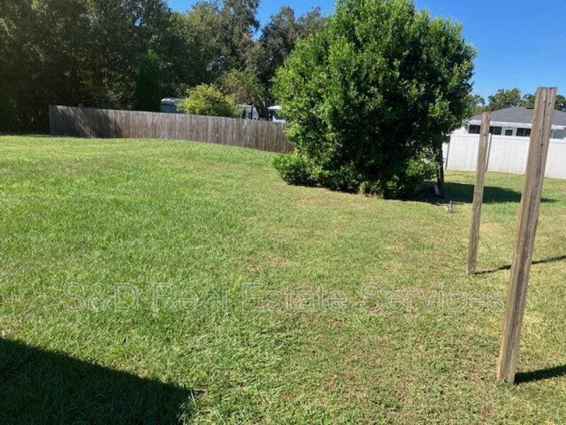 Apartment for rent at 5527 Gaur Lane, Lakeland, FL 33811