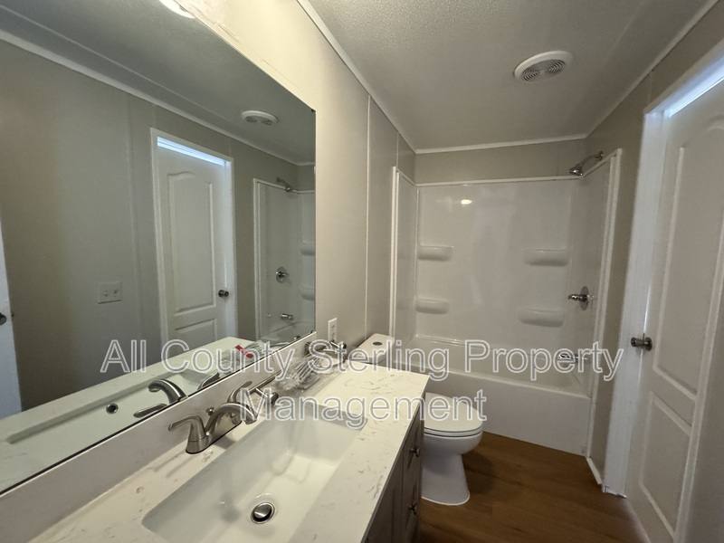 House for rent at 579 SE Baker Ave, Lake City, FL 32025