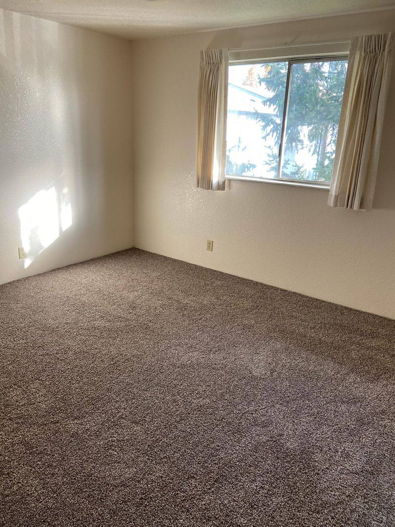 Apartment for rent at 282 S 47th, Springfield, OR 97478