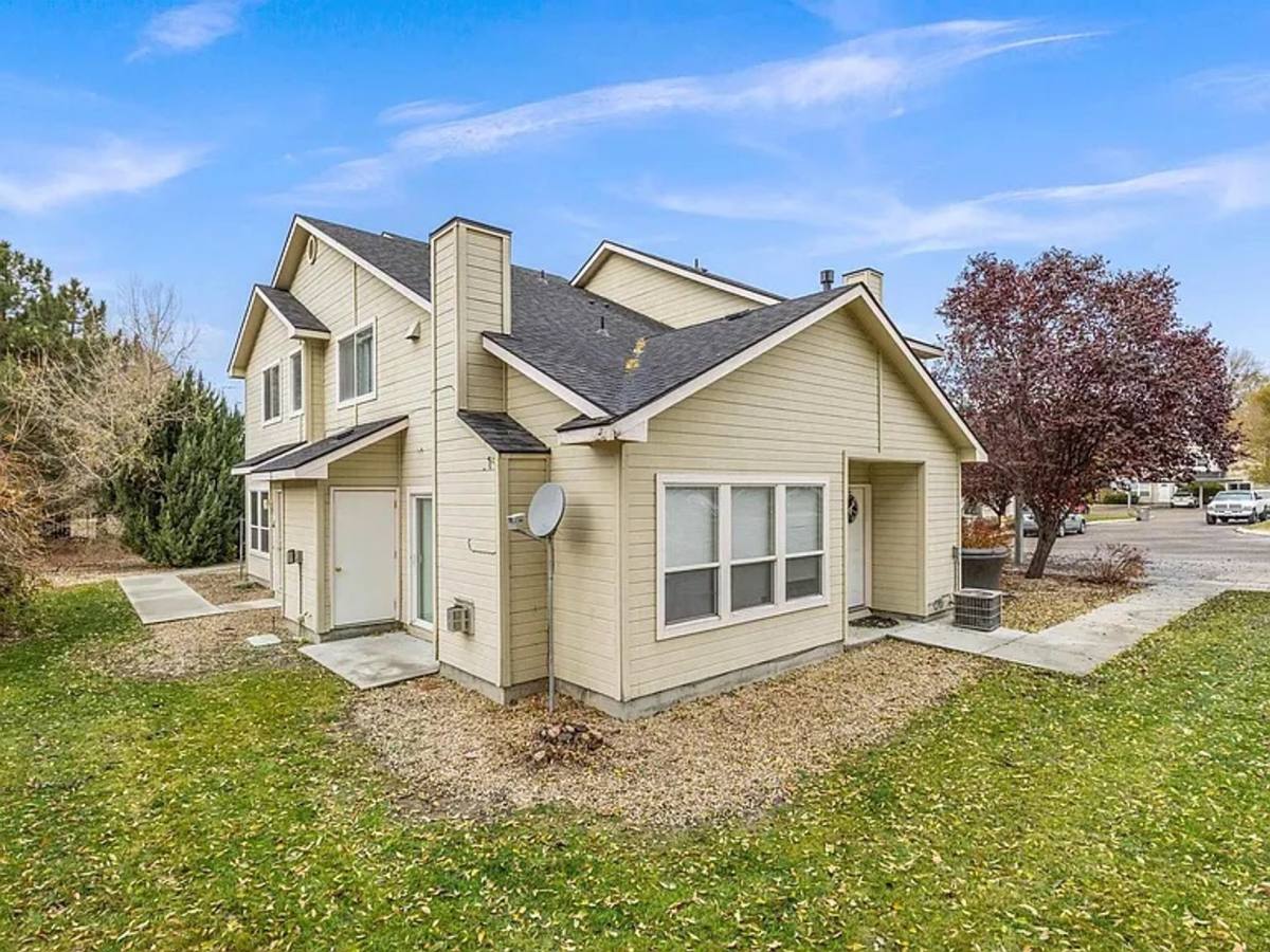 Apartment for rent at 1435-1490 W Bonneville Circle, Nampa, ID 83651