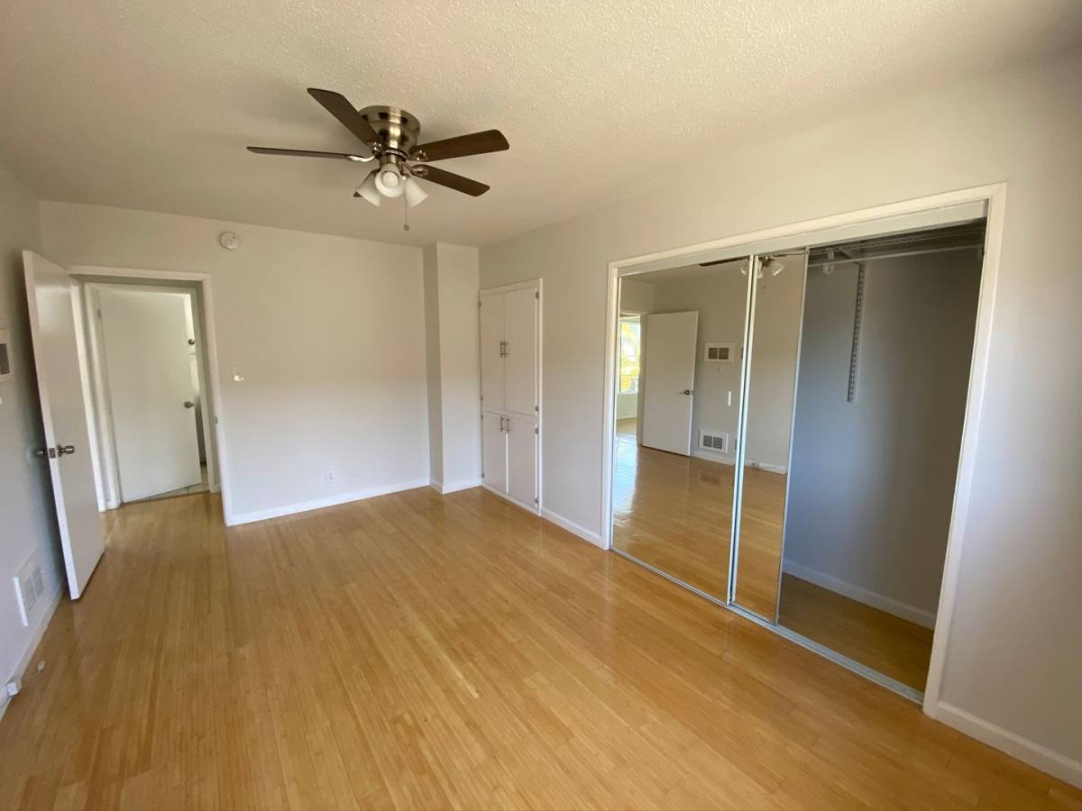 Apartment for rent at 3711 Mentone Ave, Los Angeles, CA 90034