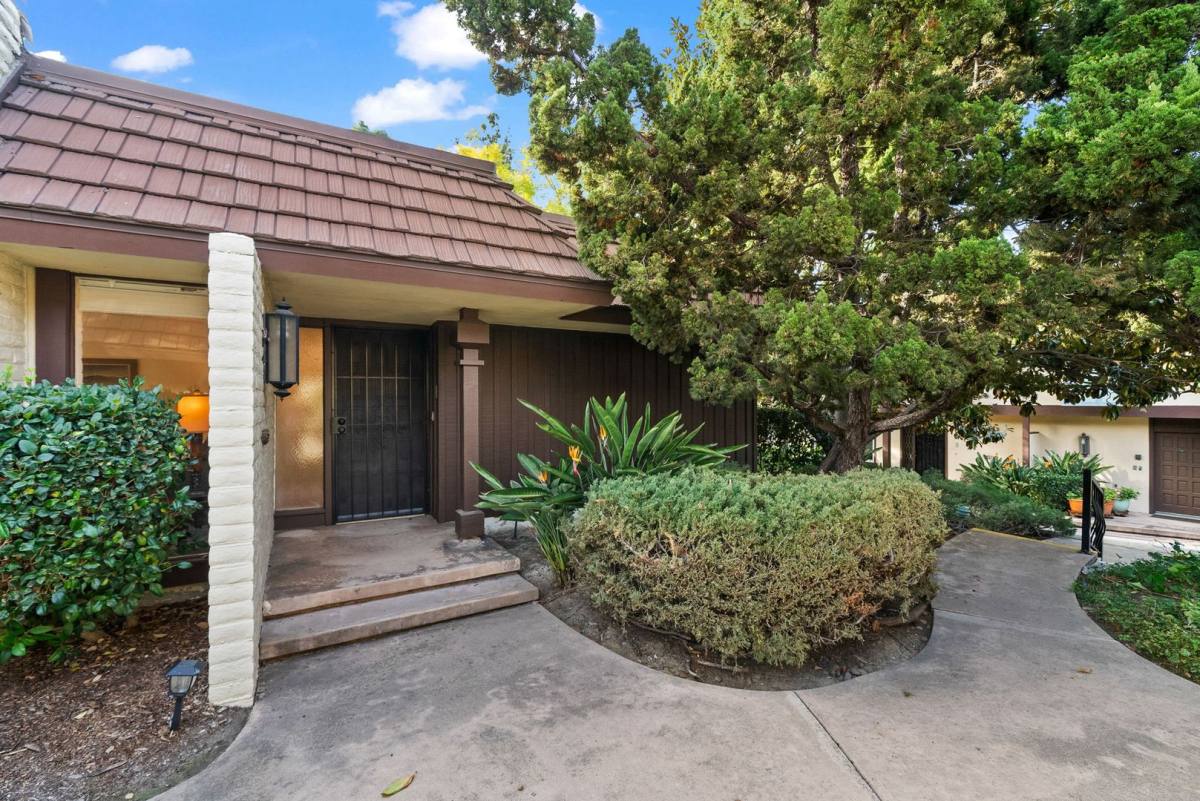 Condo for rent at 4517 Collwood Lane, San Diego, CA 92115