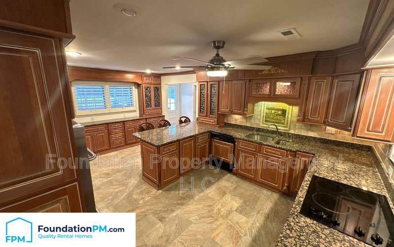House for rent at 7939 Dovie Lane, Germantown, TN 38138