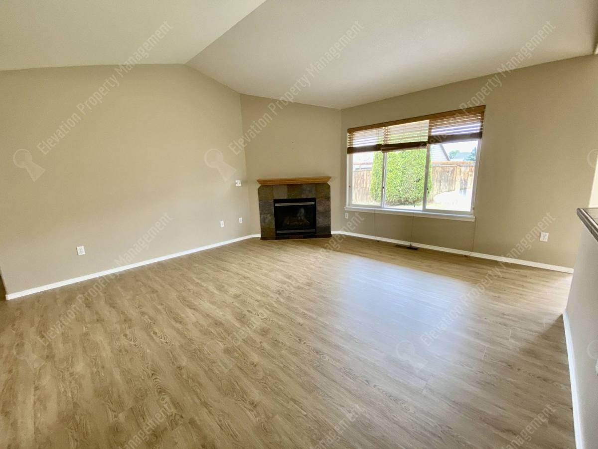House for rent at 625 NE Redwood Ave, Redmond, OR 97756