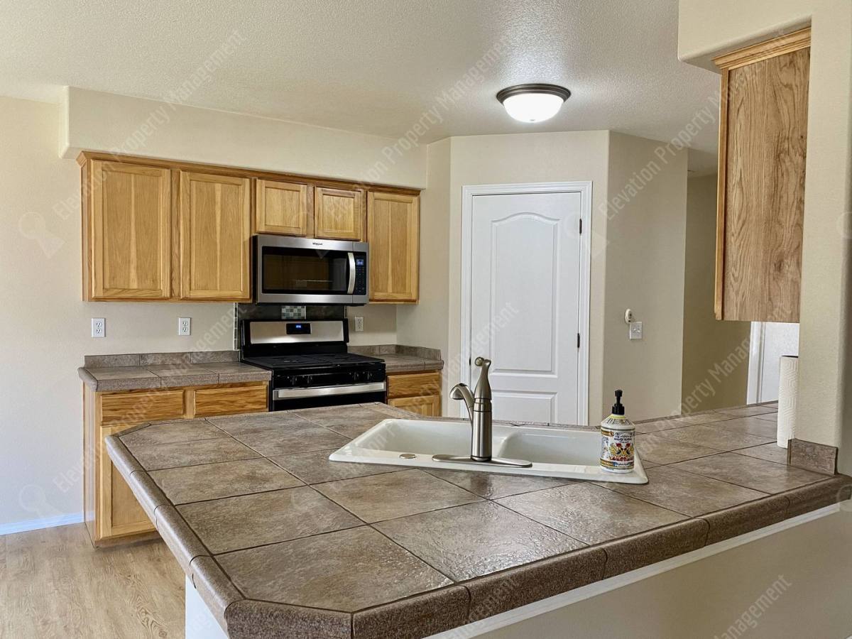 House for rent at 625 NE Redwood Ave, Redmond, OR 97756