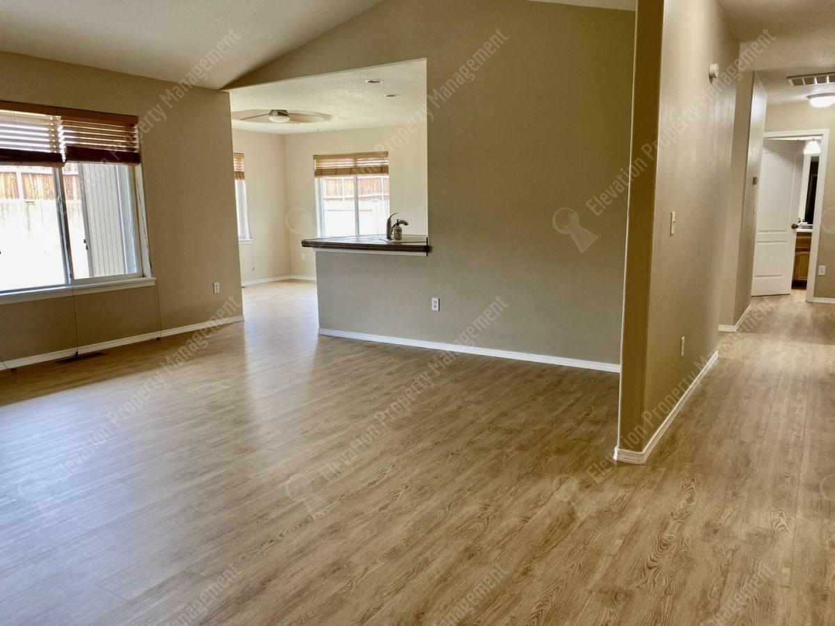 House for rent at 625 NE Redwood Ave, Redmond, OR 97756