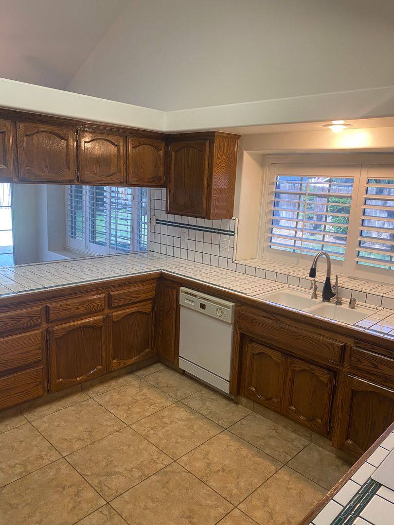 House for rent at 310 Via Rosario, Bakersfield, CA 93314