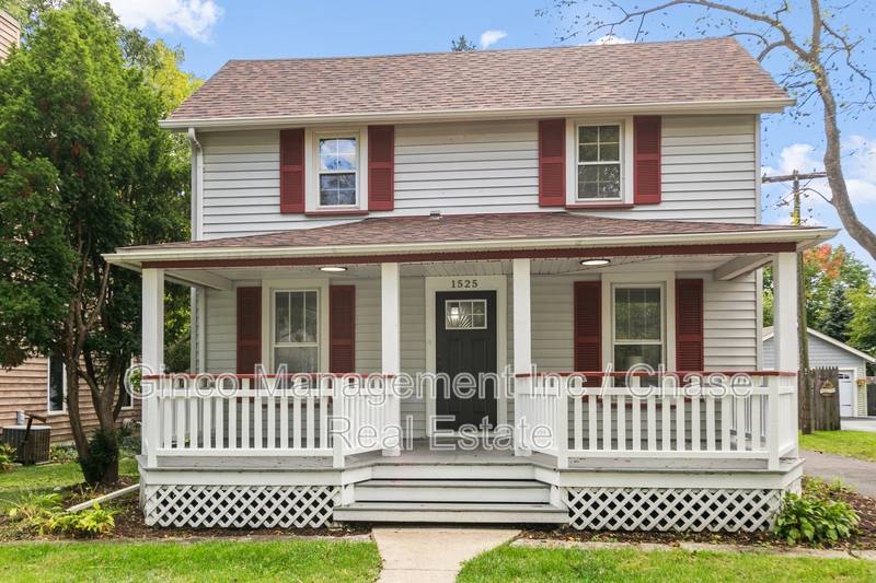 House for rent at 1525 Burr Oak, Homewood, IL 60430