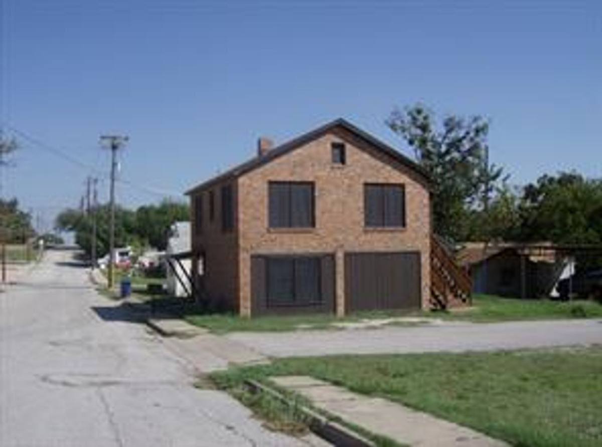House for rent at 104 E Shoemaker, Decatur, TX 76234