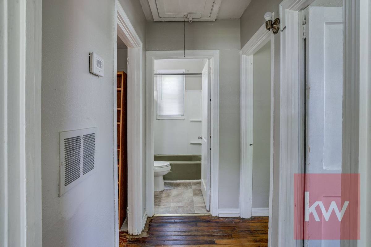 Townhouse for rent at 2025 Sherwood Rd, Kingsport, TN 37664