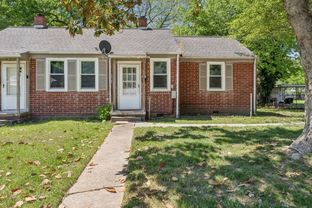 Townhouse for rent at 2025 Sherwood Rd, Kingsport, TN 37664