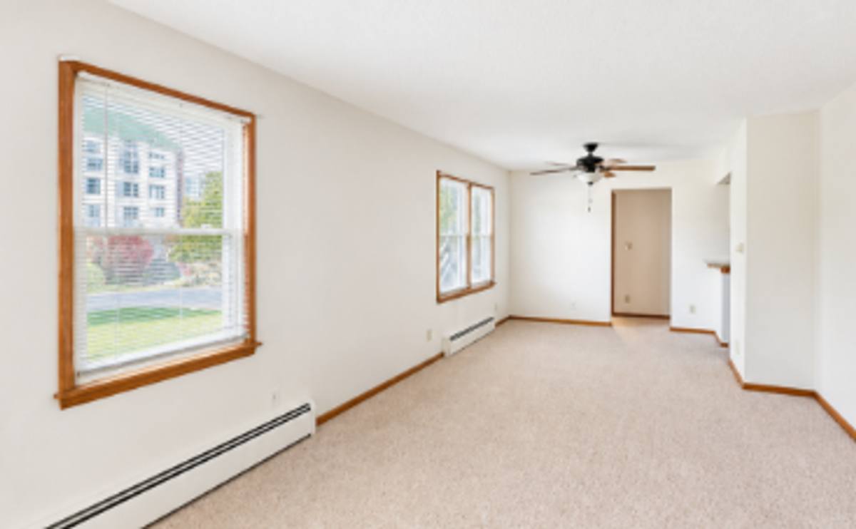 Apartment for rent at 4100 Grand Ave, Des Moines, IA 50312
