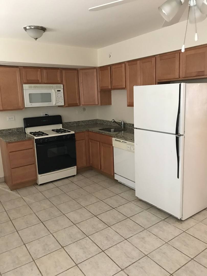 Apartment for rent at 1405 W Sherwin, Chicago, IL 60625