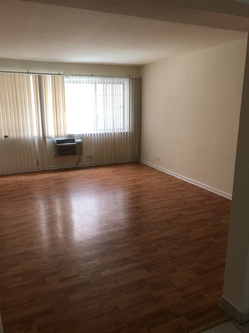Apartment for rent at 1405 W Sherwin, Chicago, IL 60625