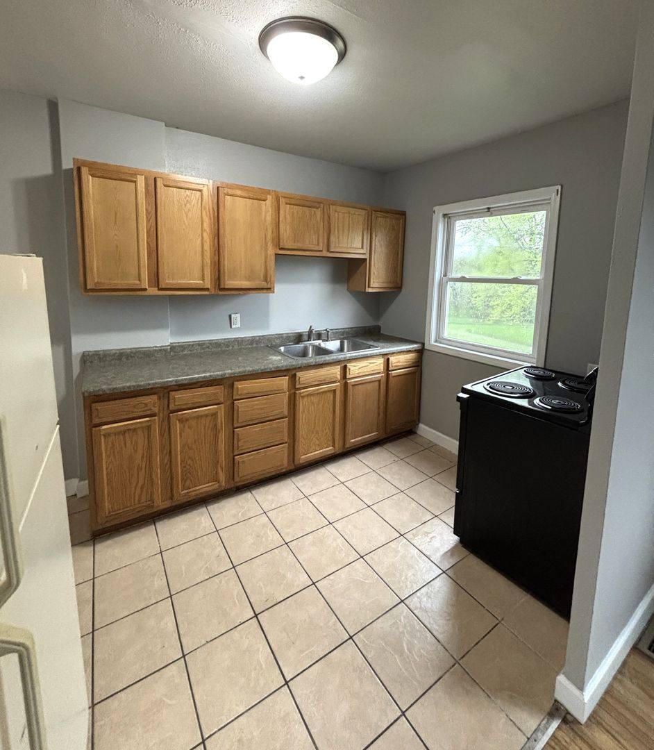Townhouse for rent at 1272 W Mullan Ave, Waterloo, IA 50701