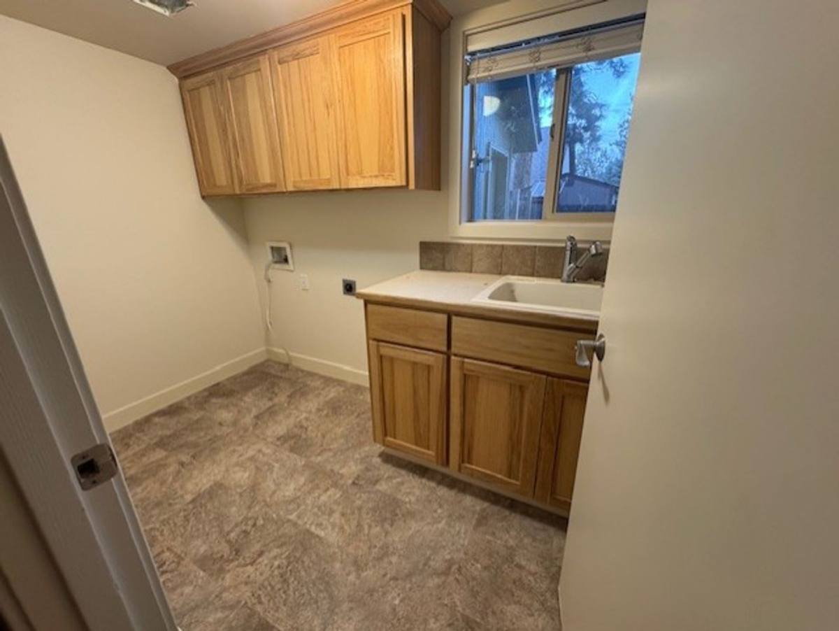 House for rent at 61234 SW Larkwood Dr, Bend, OR 97702