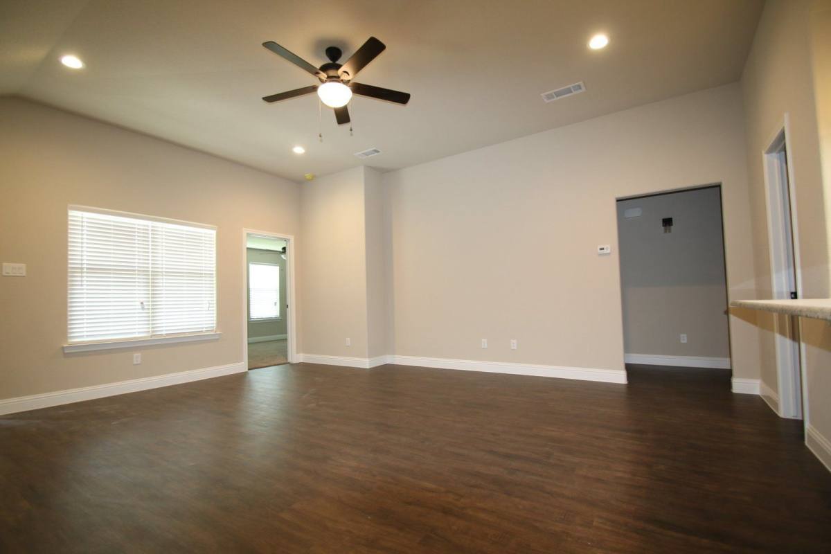 Apartment for rent at 1325-1329 White Sand Dr, Azle, TX 76020