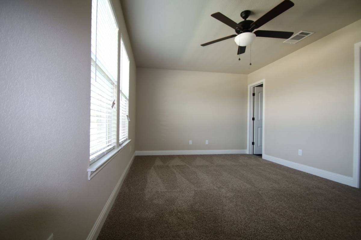 Apartment for rent at 1325-1329 White Sand Dr, Azle, TX 76020
