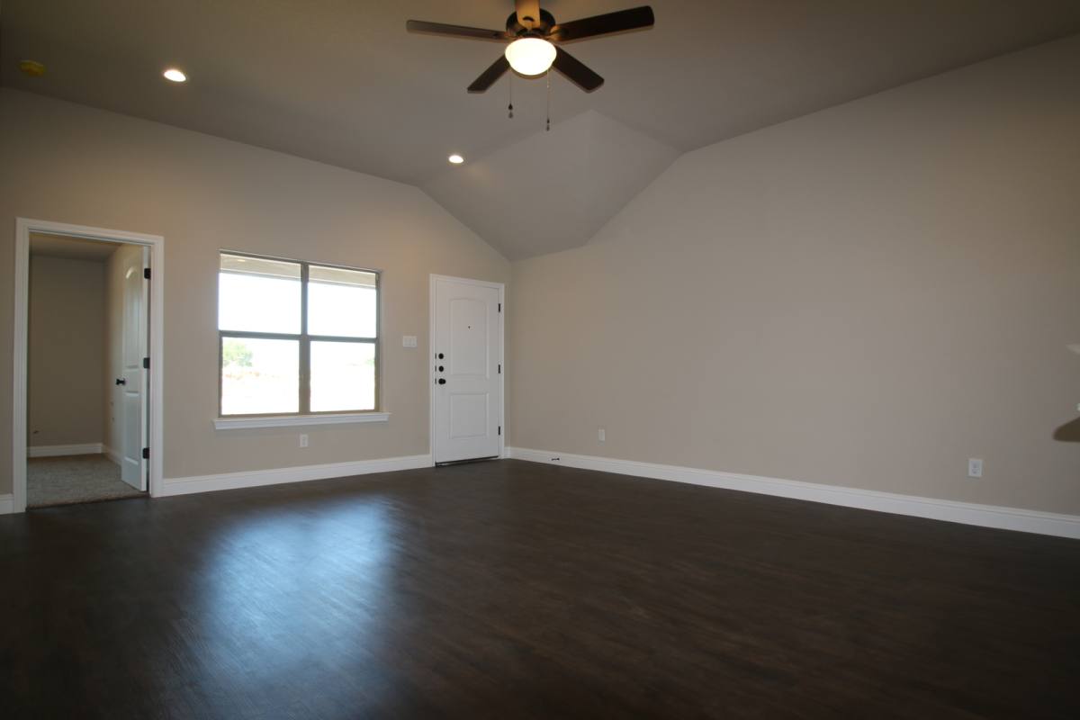 Apartment for rent at 1325-1329 White Sand Dr, Azle, TX 76020