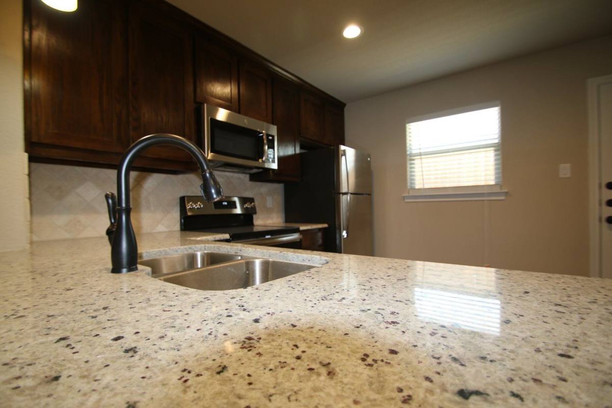 Apartment for rent at 1325-1329 White Sand Dr, Azle, TX 76020