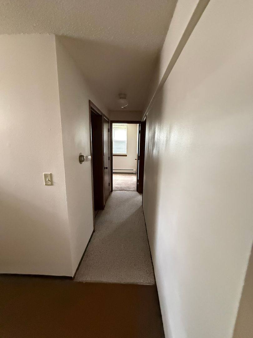 Apartment for rent at 407 5th St NW, Mason City, IA 50401